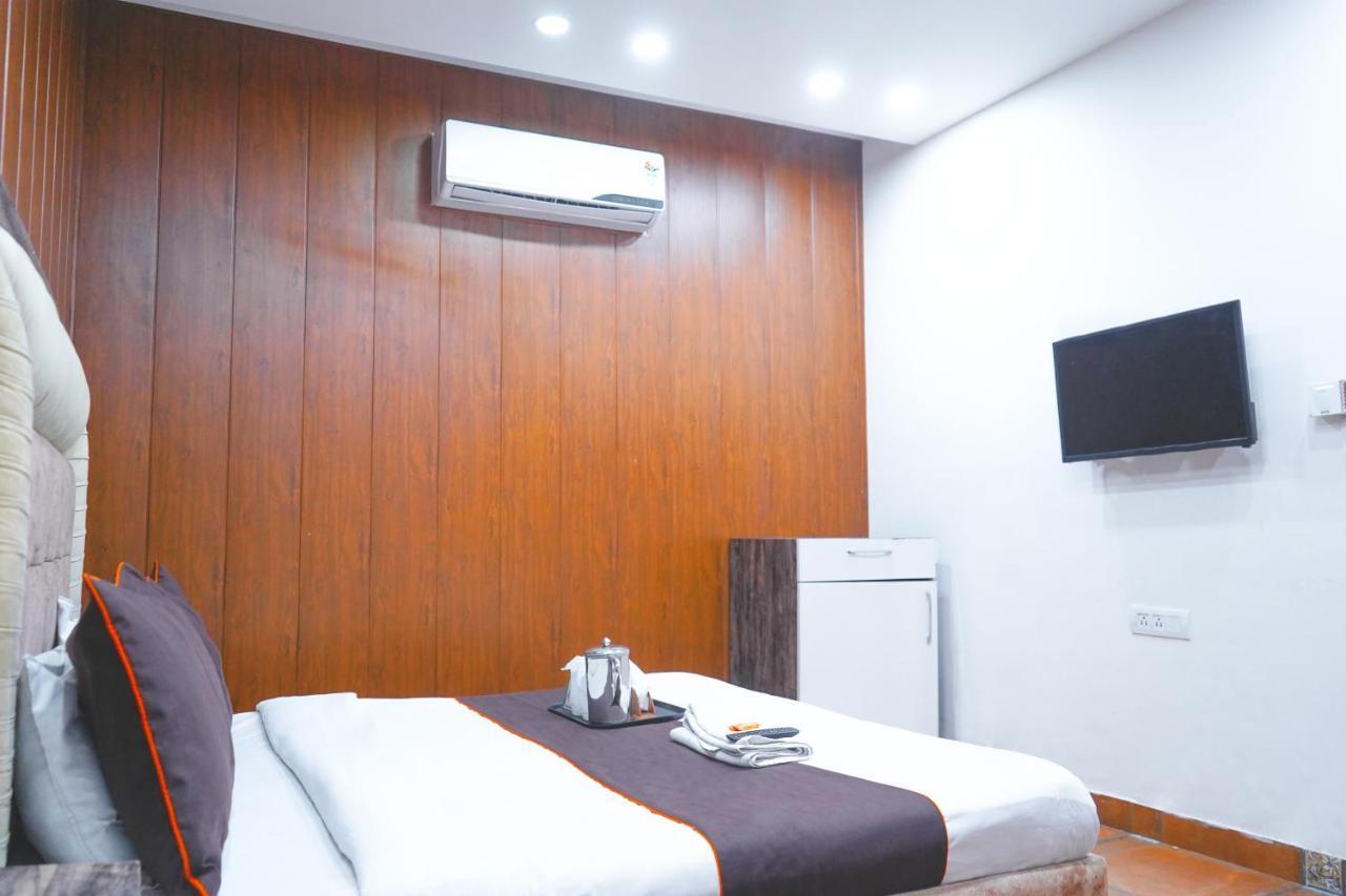 Hotel Roomshala 004 Mannat - Shalimar Bagh